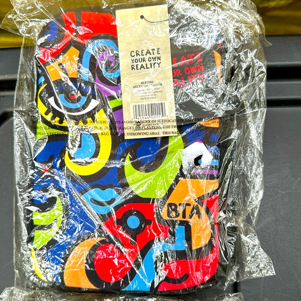 Billy, the artist accessory pouch, Great for Electronics or make up